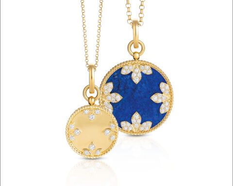 Yellow gold medallion pendant with diamonds, Yellow gold medallion pendant with lapis lazuli and diamonds