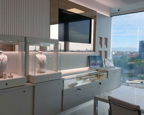 L'interno dello showroom di Conte Diamonds