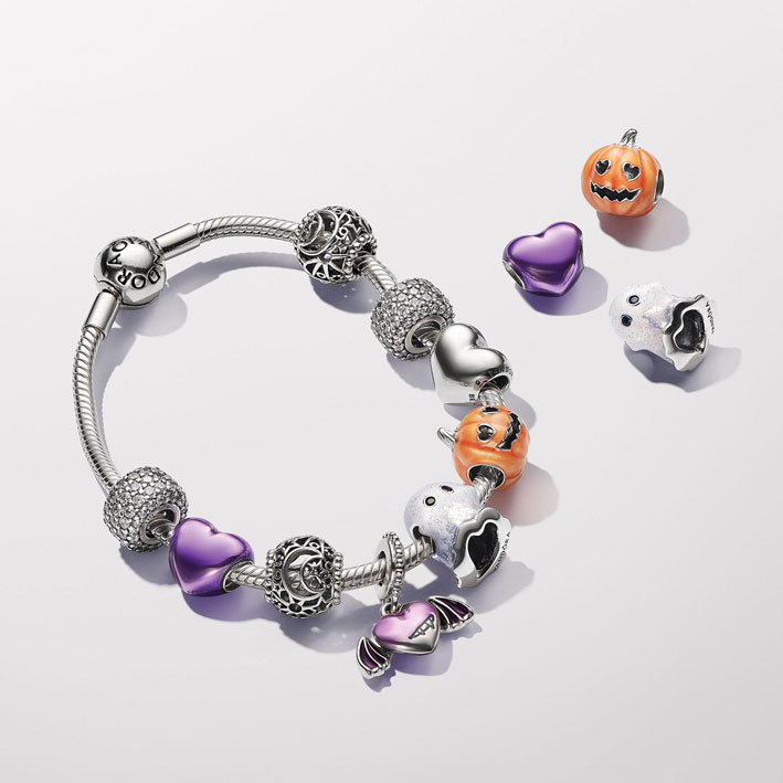 Bracciale con charm in tema Halloween
