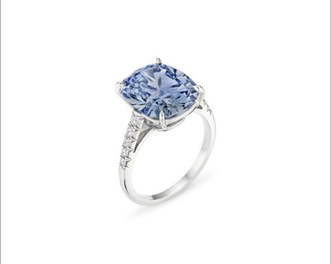 Diamante Fancy blu intenso da 5,72 carati