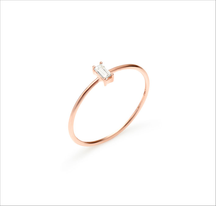 Anello della collezione Solitaire con diamante taglio baguette