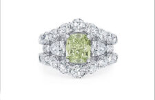Anello Foundation con un diamante giallo-verde da 2,15 carati e diamanti bianchi