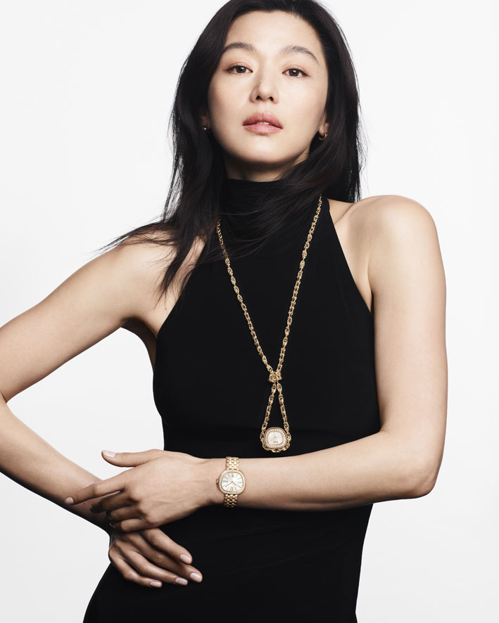 Gianna Jun tra i volti di Piaget 2 Gianna Jun con il nuovissimo orologio gioiello, il Sixtie