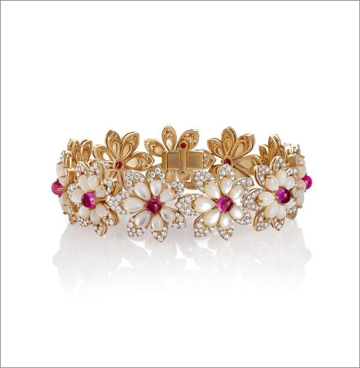 Fiori di Tiaré per Roberto Coin 4 Bracciale in oro rosa con diamanti, madreperla e rubellite