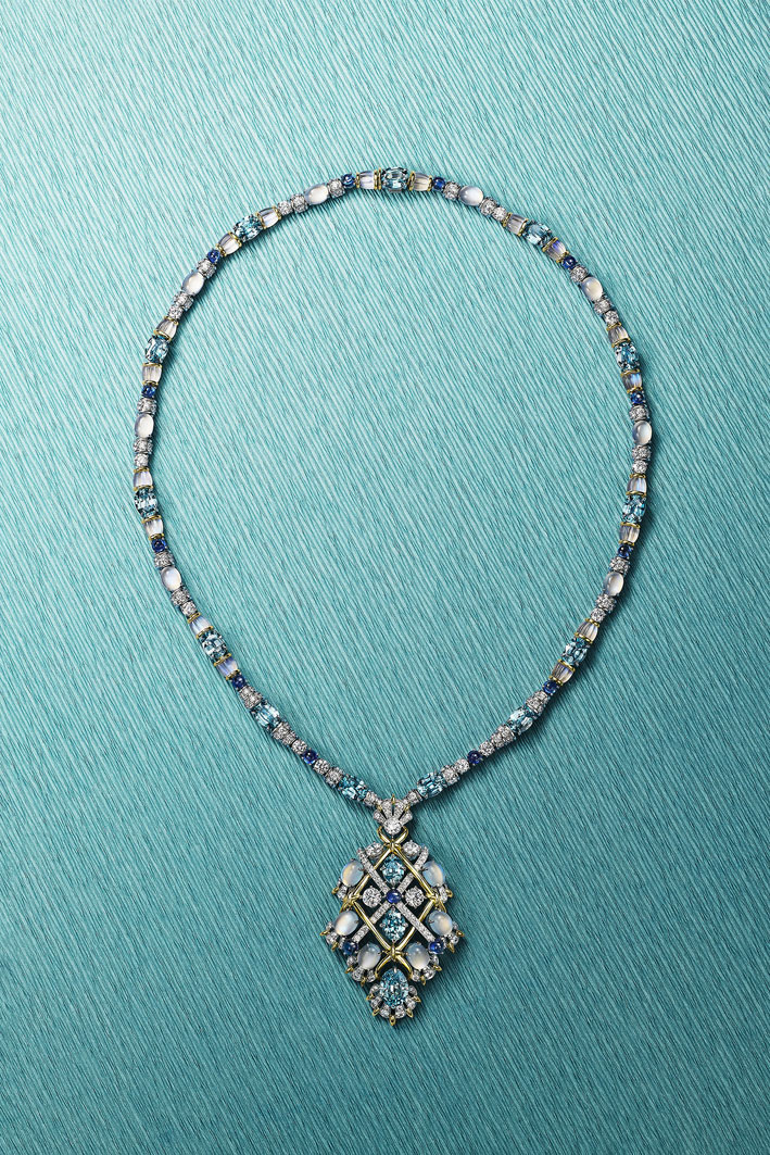 With Tiffany on the waves of Sea of Wonder 3 Collana con diamanti, tormalina paraiba, zaffiri, pietra luna