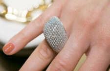 Anello Pirouette con pavé di diamanti