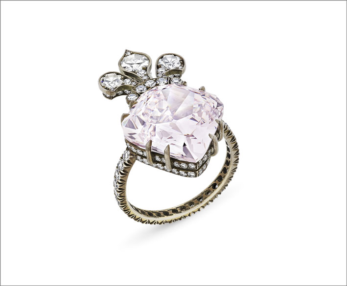 Un saphir géant pour Christie's à New York 3 Il Diamante Rosa Marie-Thérèse a forma di aquilone da 10,38 carati