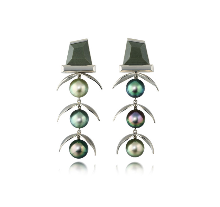 Skin Deep von Cora Sheibani 4 Pearl Pot Earrings
