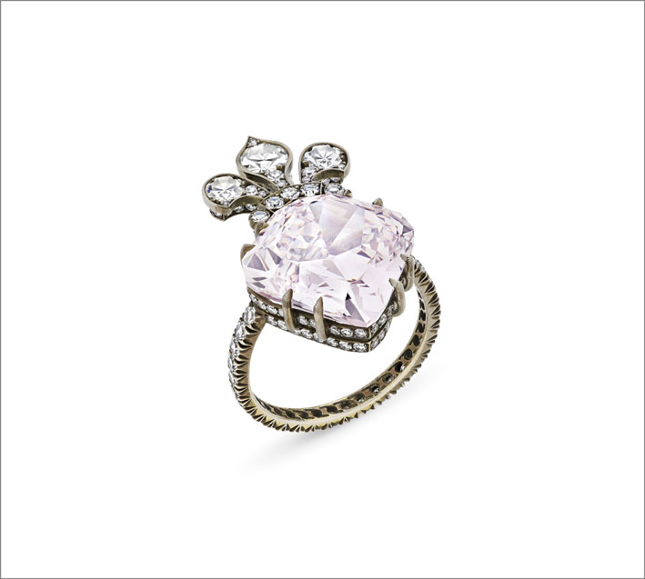 Marie-Thérèse Pink, raro diamante viola-rosa fancy a forma di aquilone da 10,38 carati