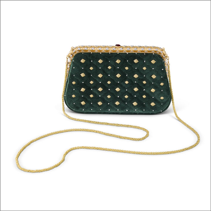 Buccellati's new bejewelled bags 2 Trousse verde scuro matelassé con ricami in oro e diamanti