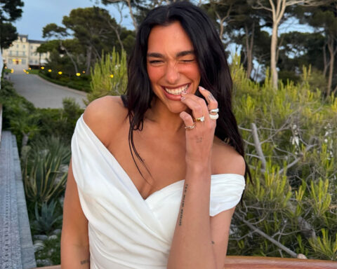 Dua Lipa e anello