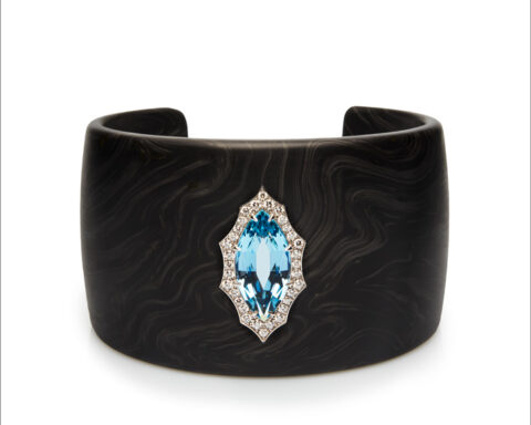 Villa MIlano, bracciale cuff in fibra di carbonio, acquamarina taglio navette e diamanti
