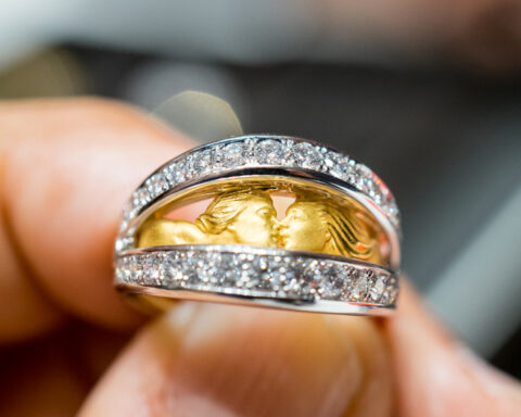 Carrera y Carrera, anello Segreto, aperto. Copyright: gioiellis.com
