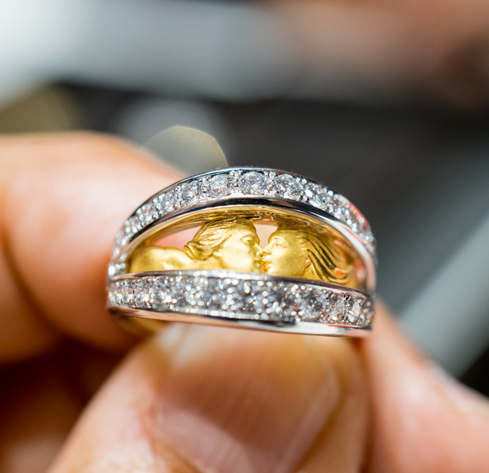 Carrera y Carrera, anello Segreto, aperto. Copyright: gioiellis.com
