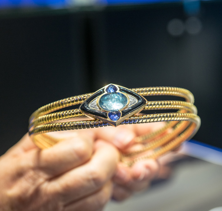 Nuovi gioielli di Marina B 3 Collana Terry con acquamarina cabochon, tanzanite, onice. Copyright: gioiellis.com