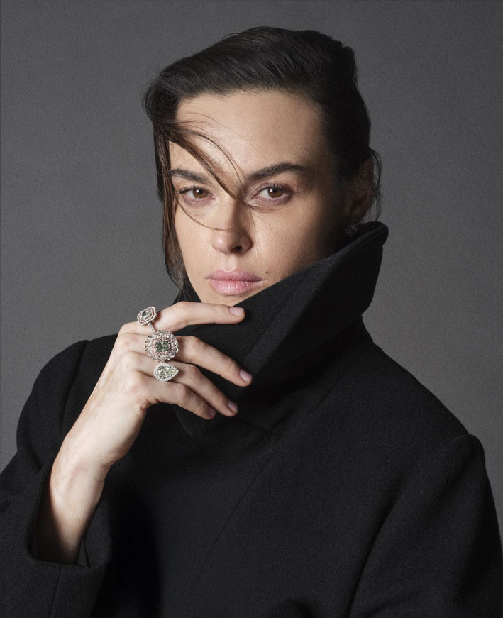 Kasia Smutniak is the face of Garatti 1 Kasia Smutniak indossa anelli Garatti con diamanti verdi e rosa