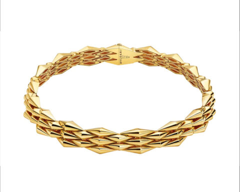 Collana in oro della linea Vimini di Bulgari