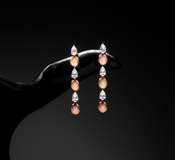 Orecchini dela collezione Divina by Cammilli