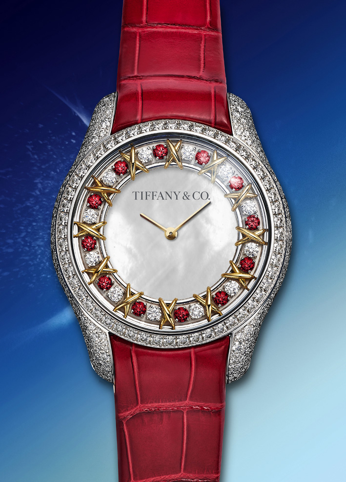 Tiffany Time with Sixteen Stone 1 Il Sixteen Stone Mother-of-Pearl Ruby è un nuovo tributo della Maison all'eredità creativa di Jean Schlumberger