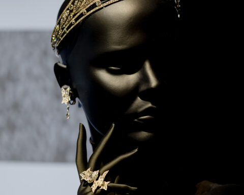 Boucheron, foliage tiara a fascia in diamanti e platino, commissionata a Boucheron, a Londra, nel 1924 e destinata a Mary Ethel, viscontessa Harcourt