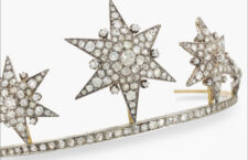 Dettaglio della tiara di diamanti ispirata all'imperatrice Sissi