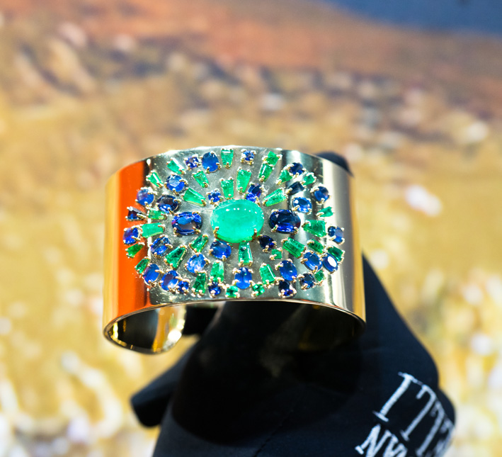 Paolo Piovan, bracciale con smeraldi della Colombia, oro e zaffiri. Copyright: gioiellis.com